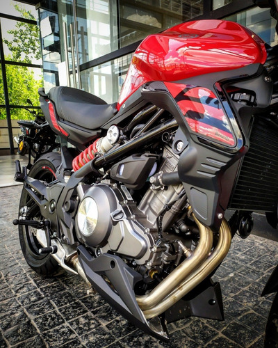 Benelli 302 S Rojo - Benelli Store Pilar - Abril