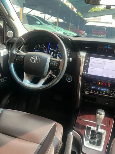 Toyota Fortuner 2.7