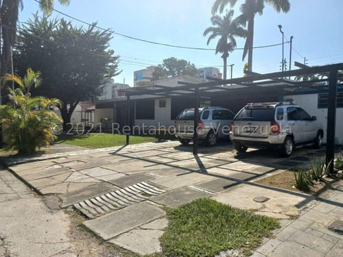 Casa Comercial O Para Remodelar Familiar, En Calle Ciega La Viña. Con Amplio Terreno Y Construcción. Pisos De Cerámica, Cuenta Con Tanque Subterráneo De 10 Mil Ltrs, Tanque Aéreo