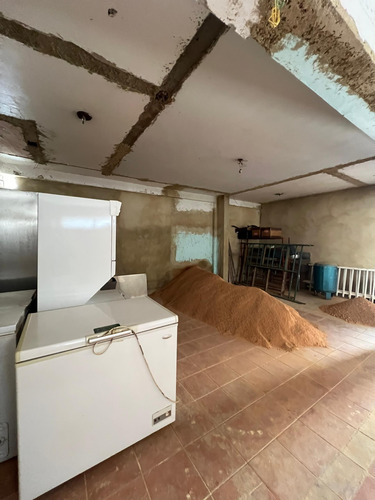 Casa Comercial En El Viñedo, Valencia, Cod: Indiccom-020
