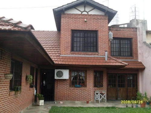 Chalet 4 Ambientes Con Garage Doble