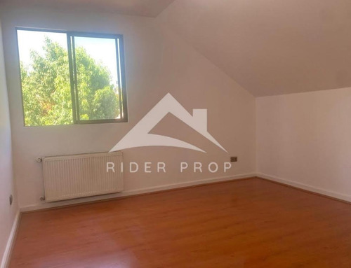 Condominio Camino Del Canelo - Alto Macul / Como Nueva