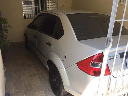 Imagem 3 de 7 de Ford Fiesta 1.0 Sedan 5p