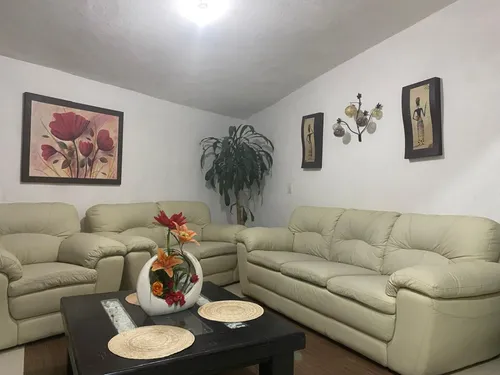 Hermosa Casa Dúplex Recién Renovada Con 4 Recamaras, Amplios Espacios Y Excelente Equipamiento