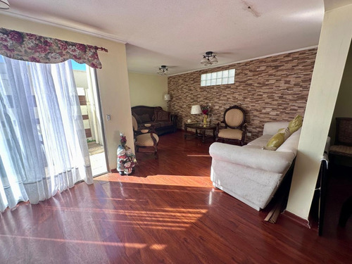 Casa En Condominio De Curauma, De 4 Dormitorios, Valparaiso