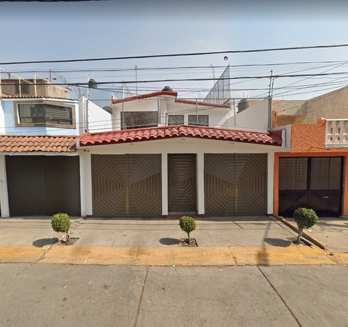 Casa Con Excelente Mantenimiento Y Ubicación Arf