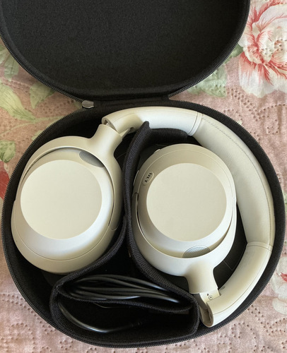 Headphone Sony Ult Power Sound Branco Com Anc Branco (Usado)
