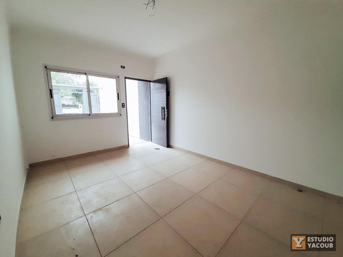 Dúplex En Venta - 2 Dormitorios 2 Baños - Cochera - 87.33 Mts2 - San Carlos, La Plata