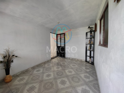 Casa En Venta En Col. Puxtla Con Amplio Jardín Y 7 Habitaciones
