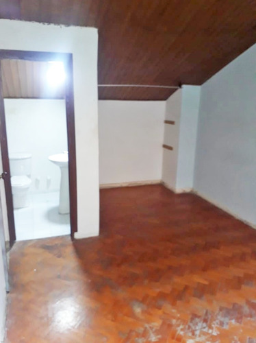 Imagen 2 de 14 de Arriendo-casa Comercial Adecuada Totalmente-cedritos-290 M