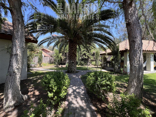Casa En Venta De 4 Dorm. En Batuco, Colina