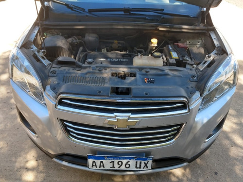 Chevrolet Tracker Ltz 4x2 2016 50.000 Km Gris Plata 5 P