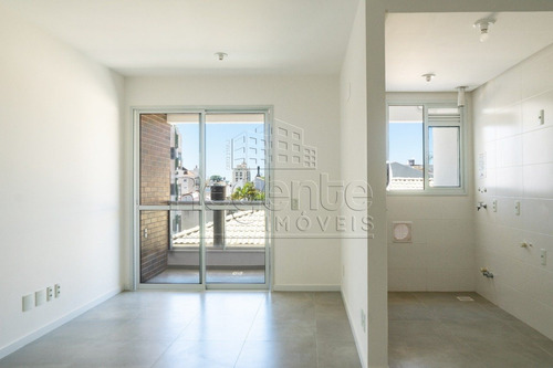 Imagem 2 de 15 de Apartamento A Venda Com 2 Quartos No Bairro Coqueiros Em Florianopolis - V-81887