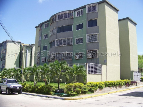 Apartamento Urb. La Sabana Guatire. Ar. Mls # 24-3541