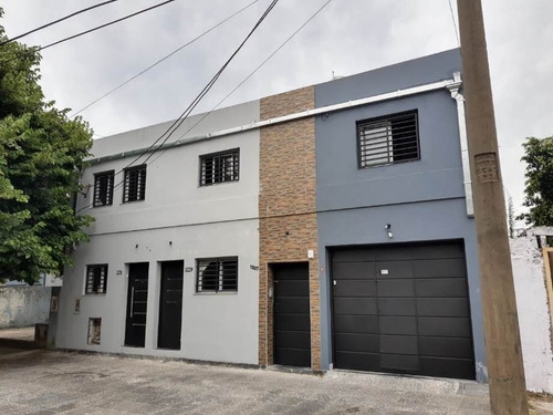 Imagen 2 de 14 de Venta De Block De 6 Departamentos + Galpon En Venta - Moron Norte