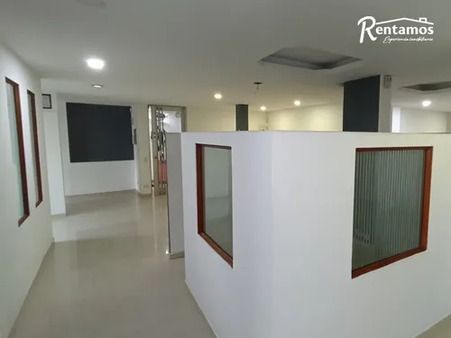 Oficina En Arriendo En Laureles. Cod A775598