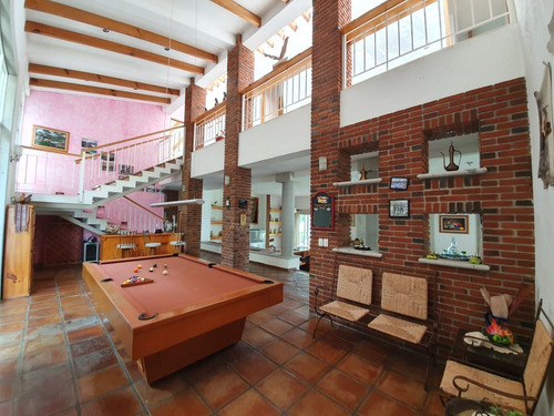 Venta Casa Las Lomas De Dimensiones Monumentales. Alberca Climatizada Y Jardín Plano Con Vistas Espectaculares Y Todos Los Servicios En Fracc Rancho San Diego Ixtapan De La Sal Edomex