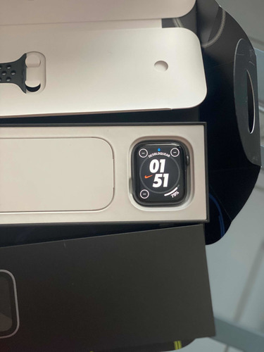 Apple Watch Serie 5 44mm Versión Nike (Usado)