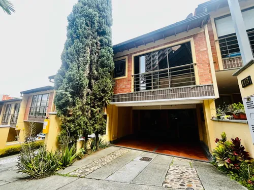 Casa En Venta En Cumbres. Cod V16654