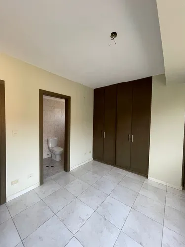 Res Titanium Suite, Mañongo