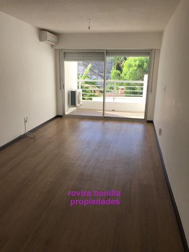 Imagen 2 de 8 de Venta Monoambiente Con Renta. 26 De Marzo Y Buxareo.