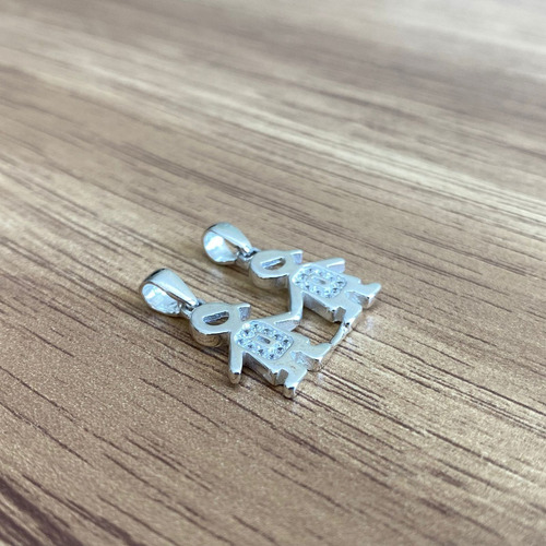 Imagen 6 de 10 de Dije 2 Niños Con Circonias Y Plata .925 Agálea Joyería