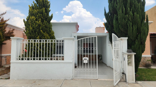 Venta De Casa De Un Nivel En Pachuca. Ideal Si No Deseas Subir Escaleras.