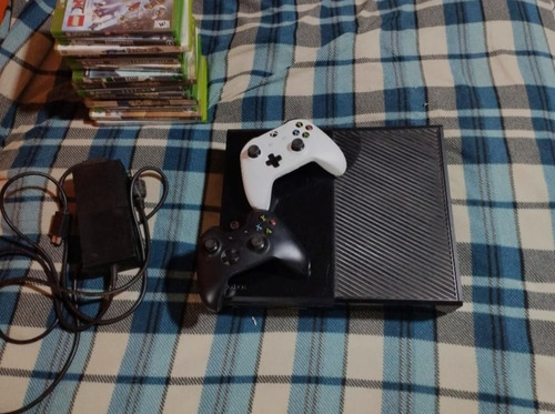 Xbox One Con 15 Juegos Y 2 Controles