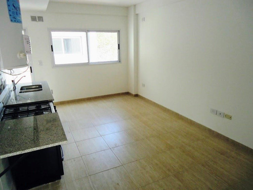 Imagen 2 de 9 de Departamento En Flores
