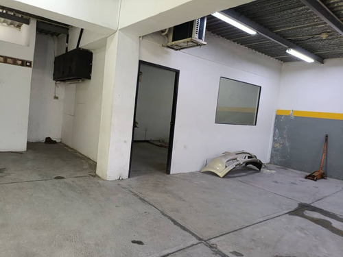Se Alquila Edificio Comercial De 660 M2 En Santa Eduvigis