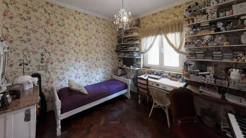 Montevideo Y Posadas - Excelente Piso De Categoría En Recoleta