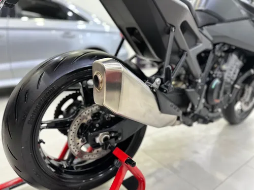Duke 990