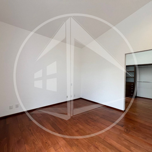 Espectacular Residencia De Lujo En Venta En Prado Largo 3 Habitaciones, 4 Baños Y 450m2 De Construcción