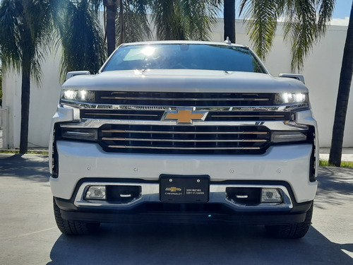 Imagen 3 de 13 de Chevrolet Cheyenne High Country 2021