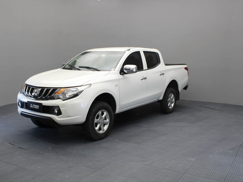 Mitsubishi L200 4x2 Diesel Glx doble Cabina 2020