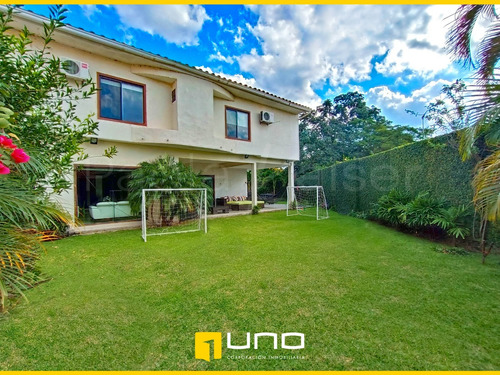 Imagen 15 de 17 de Linda Casa En Venta, Condominio Jardines Del Urubo