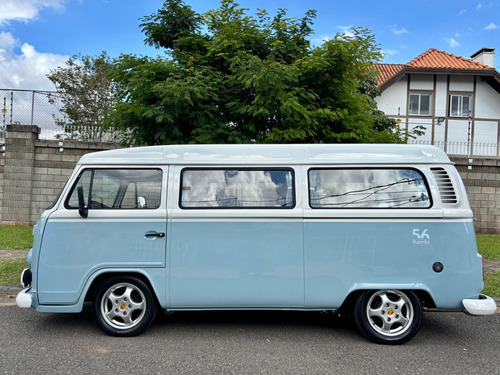 Volkswagen Kombi 1.4 Total Flex 3p