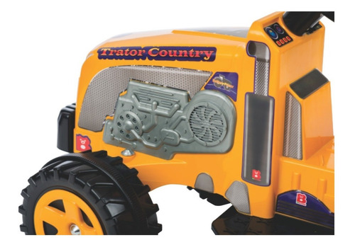 Imagen 4 de 6 de Tractor a batería para niños Biemme Country color amarillo 127V/220V