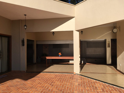 Chacara Lindissima Mogi Mirim, No Bairro São Marcelo, Area Total 2524m2, Area Util 201,3, Com 3 Banheiros, Suite, Campo De Futebol, Piscina Com Bar Anexado, Area De Descanso Com Lareira, Veja As Fotos