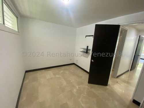 Apartamento Familiar Con Mascotas Residencias Tucany Con Pozo De Agua En Calle Cerrada En Alquiler En Escampadero Avenida Principañ Caracas