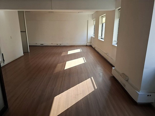 Vendo Excelente Oficina En Sector El Golf, Las Condes