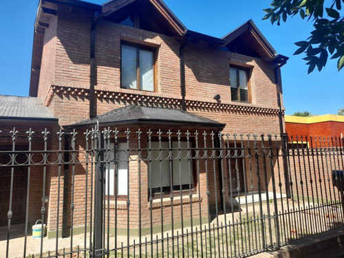 Casa En Venta - 4 Dormitorios 3 Baños - 244mts2 - Valle Viejo