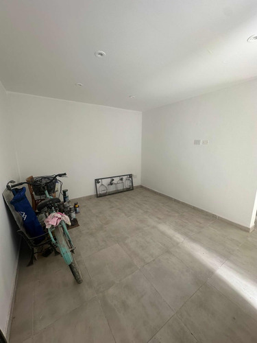 4 Ambientes Tipo Casa Sin Expensas, Refaccionado A Nuevo!!