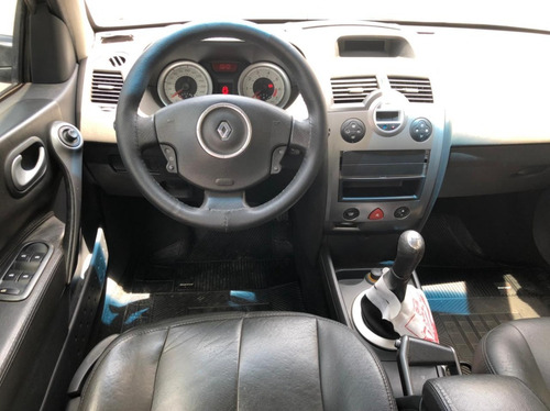 Imagem 8 de 9 de Renault Megane