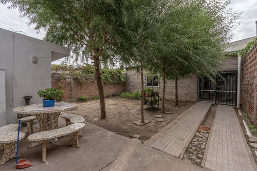 Imagen 16 de 24 de Casa A La Venta 2 Dormitorios En San Lorenzo