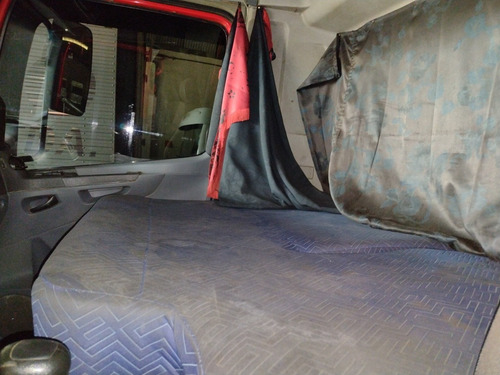 Imagem 9 de 11 de Mercedes Atego 2425