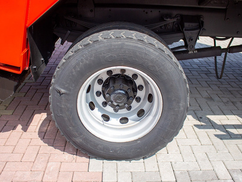 Imagem 14 de 15 de Vw 17280 2013 4x2 Automático - Compactador De Lixo=vw,ford