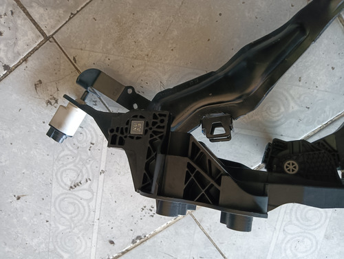 Pedal De Acelerador Peugeot Partner 3cil 2023-2024 Turbo (Usado)