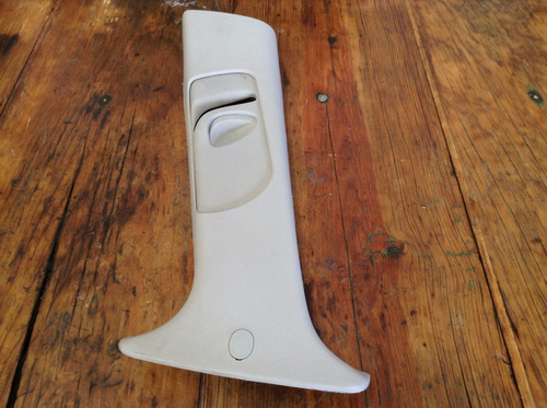 Plastico Cubre Poste Central Sup Izquierdo Chevrolet Corsa