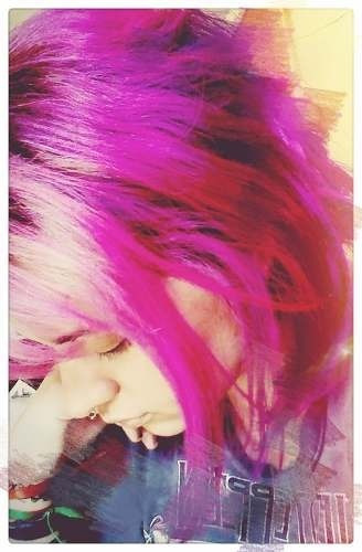 Imagem 1 de 1 de Kit 2 Tinta Para Cabelo Rosa Pink + Duas Mascaras Hidratante
